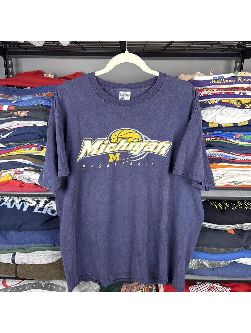Vintage Y2K Michigan Wolverines Basketball Spellout Graphic Tee XL Faded Navy